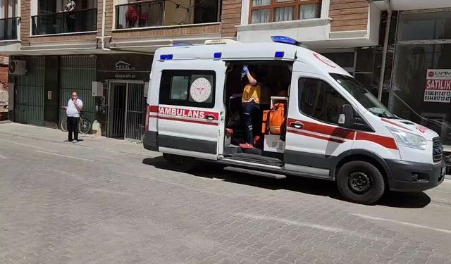Edremit’te Bıçaklı Kavga: 2 Kişi Yaralandı, Şüpheliler Kaçtı