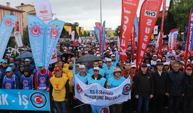 Balıkesir'de 1 Mayıs Kutlamaları: Emekçiler Kuva-yı Milliye Meydanı'nda Buluştu