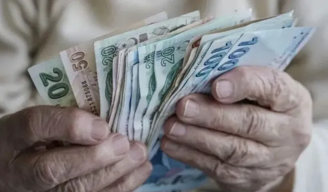 Emekliye Temmuz Zammı Şekilleniyor: 4 Aylık Enflasyon Farkı Netleşti! İşte SGK, Bağ-Kur ve Memur Emeklilerine Yapılacak