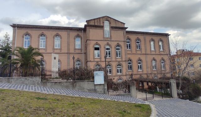 Balıkesir Lisesi 140. Yılını Kaymaklı Şenliğiyle Kutluyor