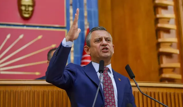 CHP Grubunda Özgür Özel'den Salona Bomba Gibi Düşen Sözler! "Geri Adım Atarsak Ülkeyi Teslim Alacaklar!"