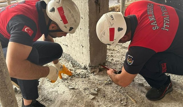 Beton Kolonun Altında Mahsur Kalan Kedi Kurtarıldı!