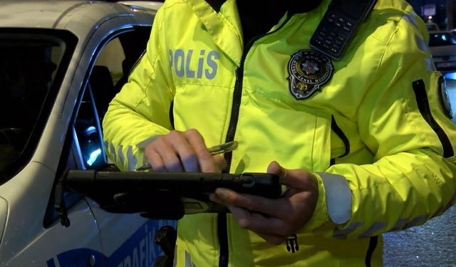 Trafik Uygulamasından Kaçtı, Yakalanınca Gerçek Ortaya Çıktı! Toplam Ceza 280 Bin Lira