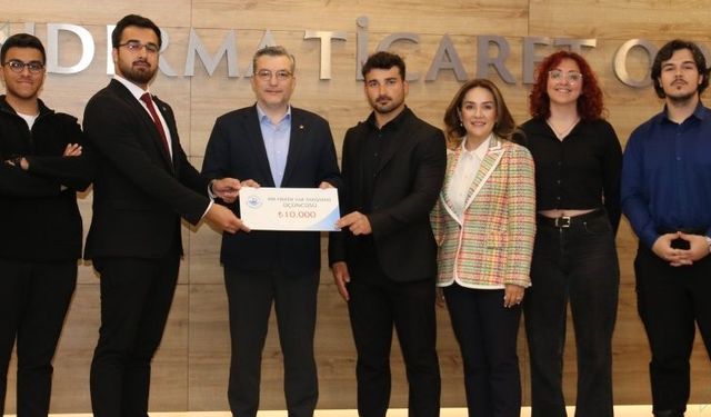 Bandırma'da Girişimci Gençler Sahneye Çıktı: “Bir Fikrim Var” Yarışmasının Kazananları Belli Oldu!