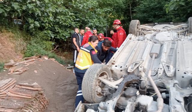 Susurluk’ta Feci Kaza! Araçta Mahsur Kalan Sürücü Son Anda Kurtarıldı