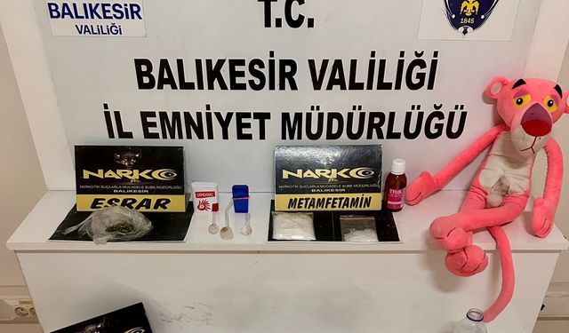 Uyuşturucuyu Pembe Pantere Sakladılar! Film Gibi Operasyonla Yakalandılar