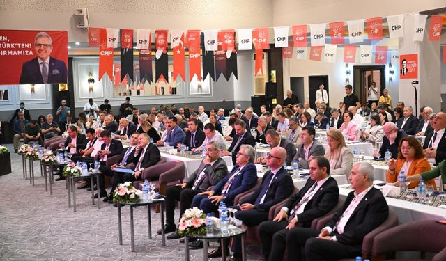 CHP'li Belediyeler Bandırma'da Buluştu: "Baskılara Rağmen Hizmete Devam"