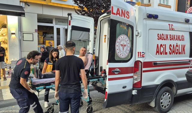 Bandırma'da Tabureli Bıçaklı Kavga!