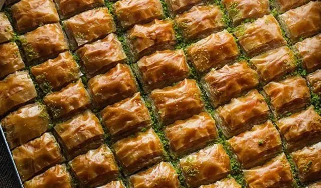 Bayram Sofralarının Vazgeçilmezi Baklava! Baklava Nasıl Yapılır? İşte Bayramlık Baklava Tarifi: