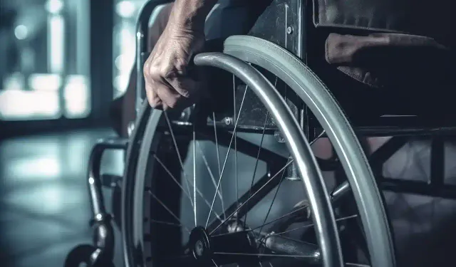Tekerlekli Sandalye Bahanesiyle Yardım Topluyorlar! Sakın Kanmayın!