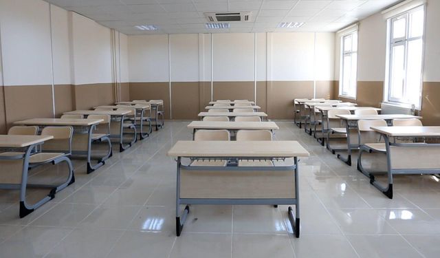 Hayalet Sınıf Skandalı! 10 Özel Okulun Ruhsatı İptal Edildi!