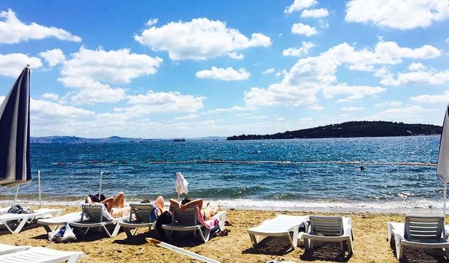 Yaz Ayında İstanbul'dan Dışarı Çıkamıyor musunuz? İşte Size İstanbul'da Tatil Yapılacak, Denize Girilecek Yerler Önerisi