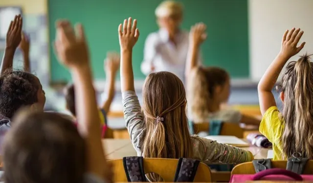 Okullar Ne Zaman Açılacak? Bugün Okul Var Mı? Bayram Tatili Bitti Mi?