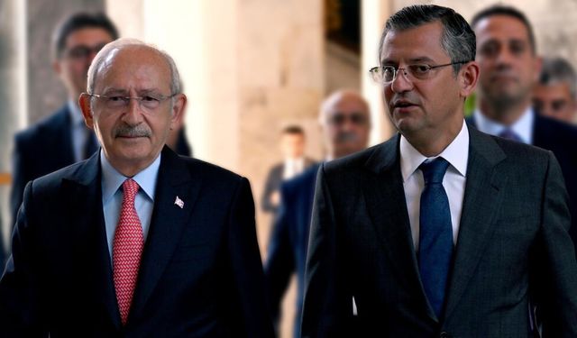 CHP'de Grup Toplantısı Polemiği! Kürsüye Kim Çıkacak? Kılıçdaroğlu mu? Özgür Özel mi?