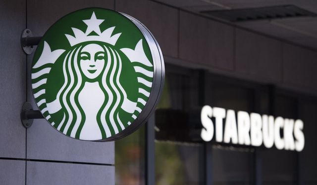 Starbucks'tan Radikal Karar: Kuzey Amerika'da 250 Şube Kapanıyor! Dev Şirketin Küçülme Planının Detayları