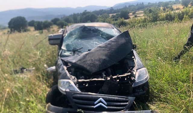 Son Anda Ölümden Döndü! Dursunbey Yolunda Feci Kaza: Araç Parçalandı!