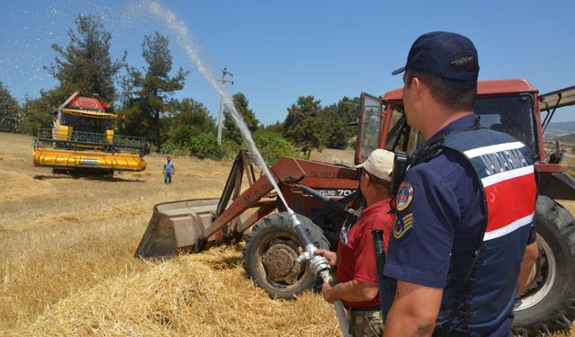 Bigadiç’te Yangın Alarmı! Jandarma Biçerdöverleri Tek Tek Denetledi
