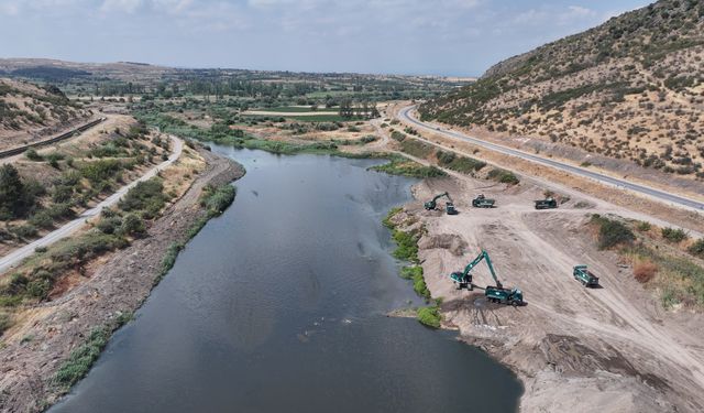 DSİ’den Kepsut’ta Taşkın Önlemi: Simav Çayı’ndaki Islah Çalışmaları Hız Kesmeden Sürüyor