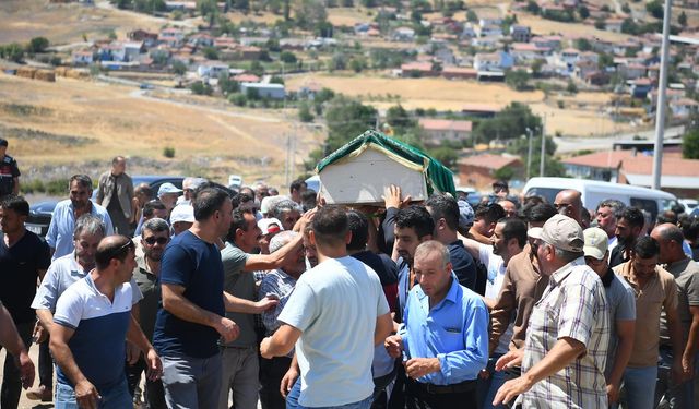 Gölette Can Veren İki Çocuk Gözyaşlarıyla Uğurlandı