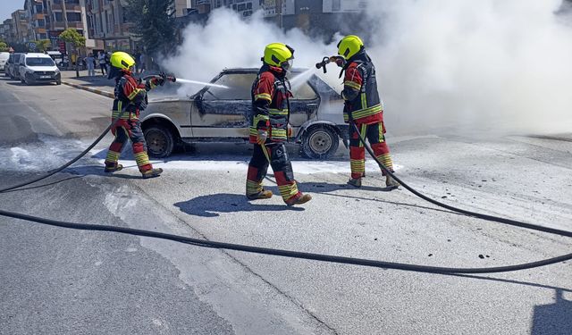 Balıkesir'de Seyir Halindeki Araç Bir Anda Alev Aldı! Facia Son Anda Önledi