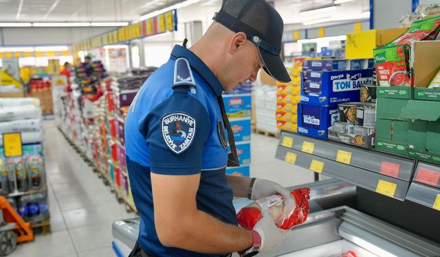 Burhaniye Zabıtası marketlere baskın yaptı!