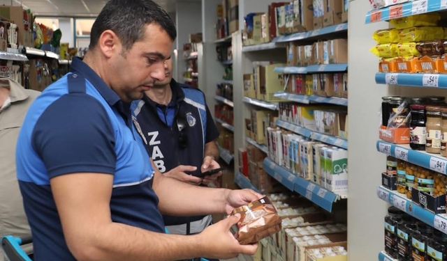 Burhaniye’de Son Kullanma Tarihi Geçmiş Gıdalar İmha Ediliyor