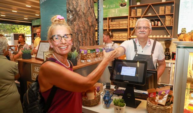 Başkan Deveciler kafe açtı, vatandaş sosyal medyada topa tuttu!