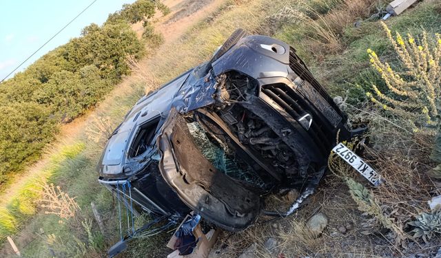 Balıkesir'de Feci Kaza! Otomobil Şarampole Yuvarlandı!