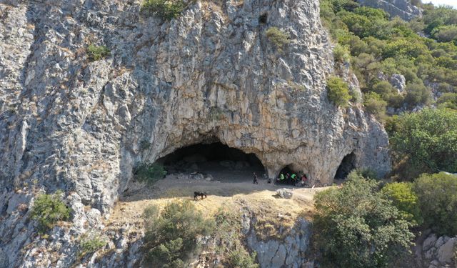 Havran'da Zamanın İzleri: 6700 Yıllık Tarih... Eşekle Andık Mağarası'na Yolculuk: