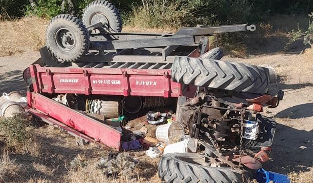 Sındırgı’da Tarım İşçilerini Taşıyan Traktör Devrildi: 1 Ölü, 4 Yaralı