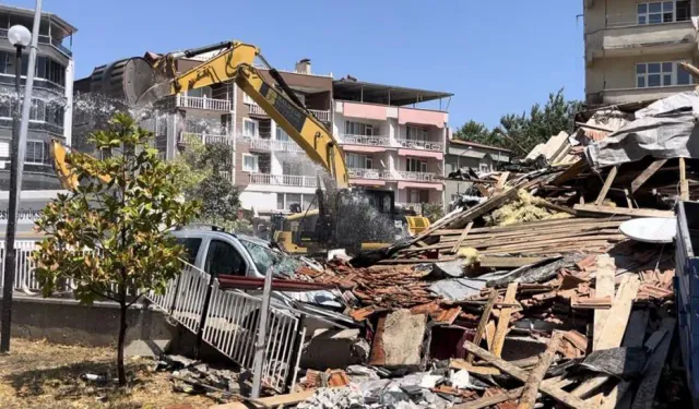 Sındırgı'nın doğalgaz işi depreme takıldı