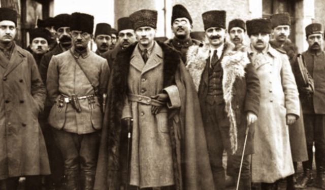 Atatürk’e Başkomutanlık: Türk Milletinin Umudu ve Kurtuluşun Dönüm Noktası