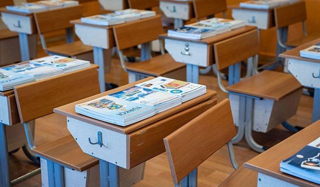 2025-2026 Yılı Ders Kitapları Hazır! MEB Kitapları Ücretsiz mi?