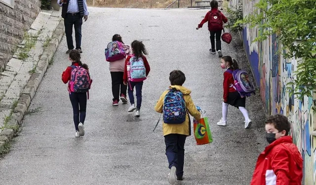 MEB’den Okul Kıyafeti Kararı! İşte 2025-2026 Eğitim Yılında Geçerli Kurallar