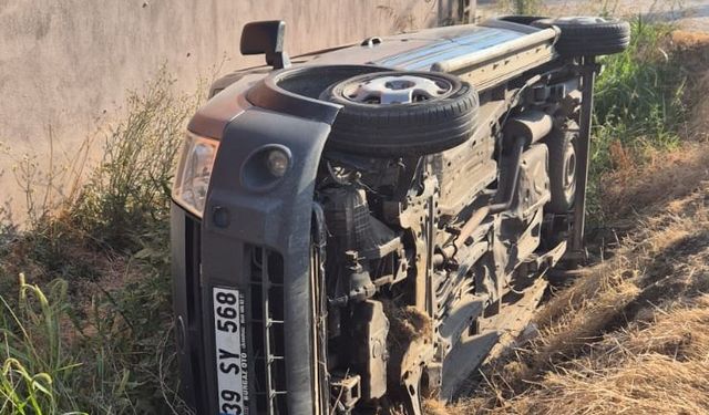 Susurluk’ta Feci Kaza! 3 Kişi Araçta Mahsur Kaldı, Panik Atak Geçiren Yolcu Hastaneye Kaldırıldı
