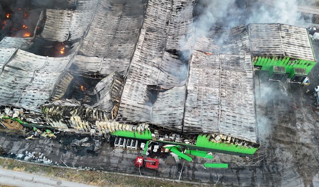 Gönen'de  2 İşçinin Hayatını Kaybettiği Fabrika Yangınının Görüntüleri Ortaya Çıktı