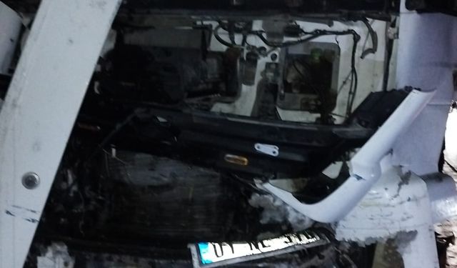 Balıkesir'de Feci Zincirleme Kaza! 3 Araç Birbirine Girdi!