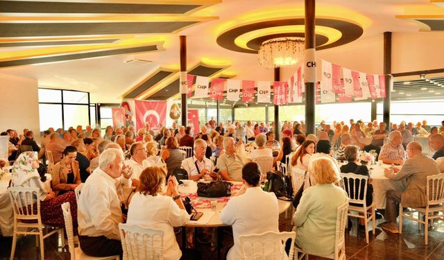 CHP'de ilk kongre Erdek'te... Hale Tuna güven tazeledi