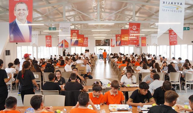 Türkiye'ye Örnek Proje! Ayvalık’ta Öğrenci Kent Lokantaları Doldu Taştı! 30 TL Menüye Büyük İlgi