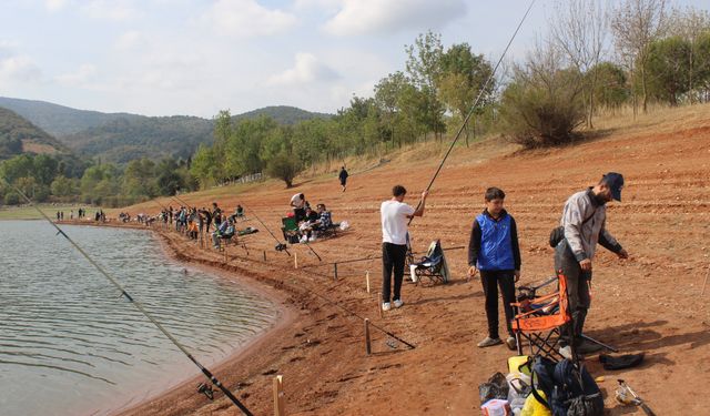 Susurluk’ta Olta Balıkçılığı Turnuvası Renkli Görüntülere Sahne Oldu