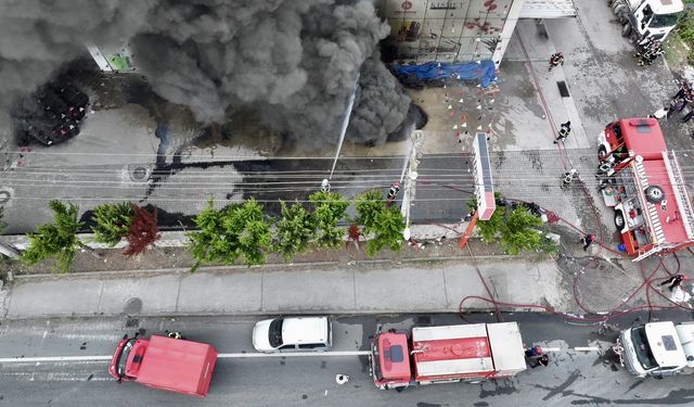 Trabzon'da Alışveriş Merkezinde Büyük Yangın! Müdahale Saatlerdir Devam Ediyor!