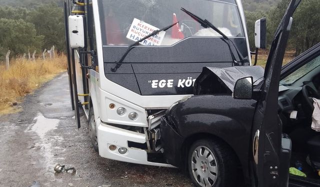 Balıkesir Havran’da Minibüsle Hafif Ticari Araç Çarpıştı: 2 Yaralı