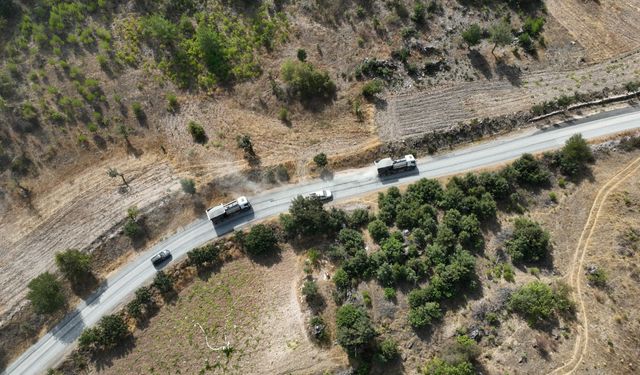 Vatandaş istedi Büyükşehir yaptı: O yol yenilendi