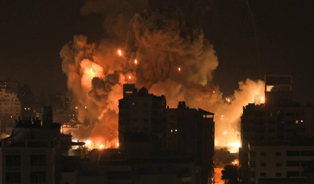 İsrail Gazze'yi Vurdu! 61 Kişi Yaşamını Yitirdi!
