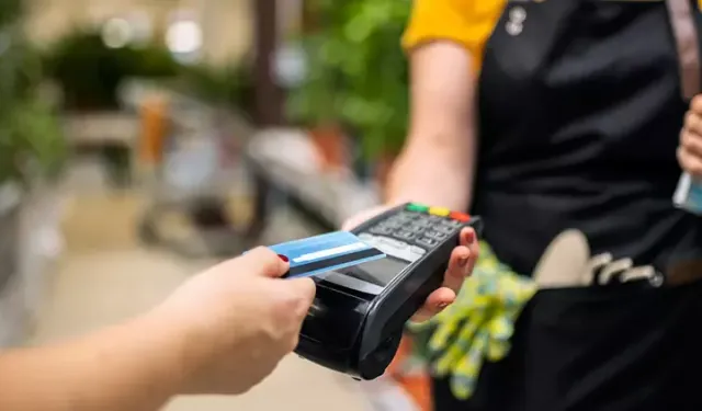 TCMB Kredi Kartı Faizlerini İndirdi: Nakit Avans ve Dönem Borçlarında Yeni Oranlar Ne Kadar Oldu?