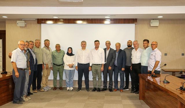 Mustafa Canbey Altıeylül’de Muhtarlarla Bir Araya Geldi