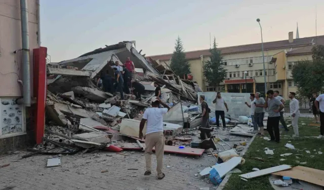 Balıkesir Sındırgı’da Deprem Konutlarının Temeli Yarın Atılıyor! 531 Konut İnşa Edilecek!