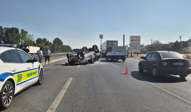 Susurluk’ta Korkunç Kaza: Araç Takla Attı, 2 Yaralı