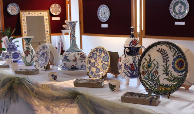 “Ateş Çiçekleri” Çini Sergisi Balıkesir’de Açıldı