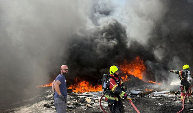 Balıkesir'de Korkutan Yangın! Bandırma'da Bir Depo Alevlere Teslim Oldu!